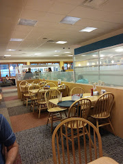 Diner near Deerfield Inn